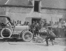 French soldiers with a mobile radiology vehicle World War I 8x10 Photo - $8.81