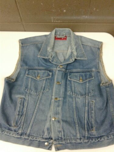 wrangler hero vest