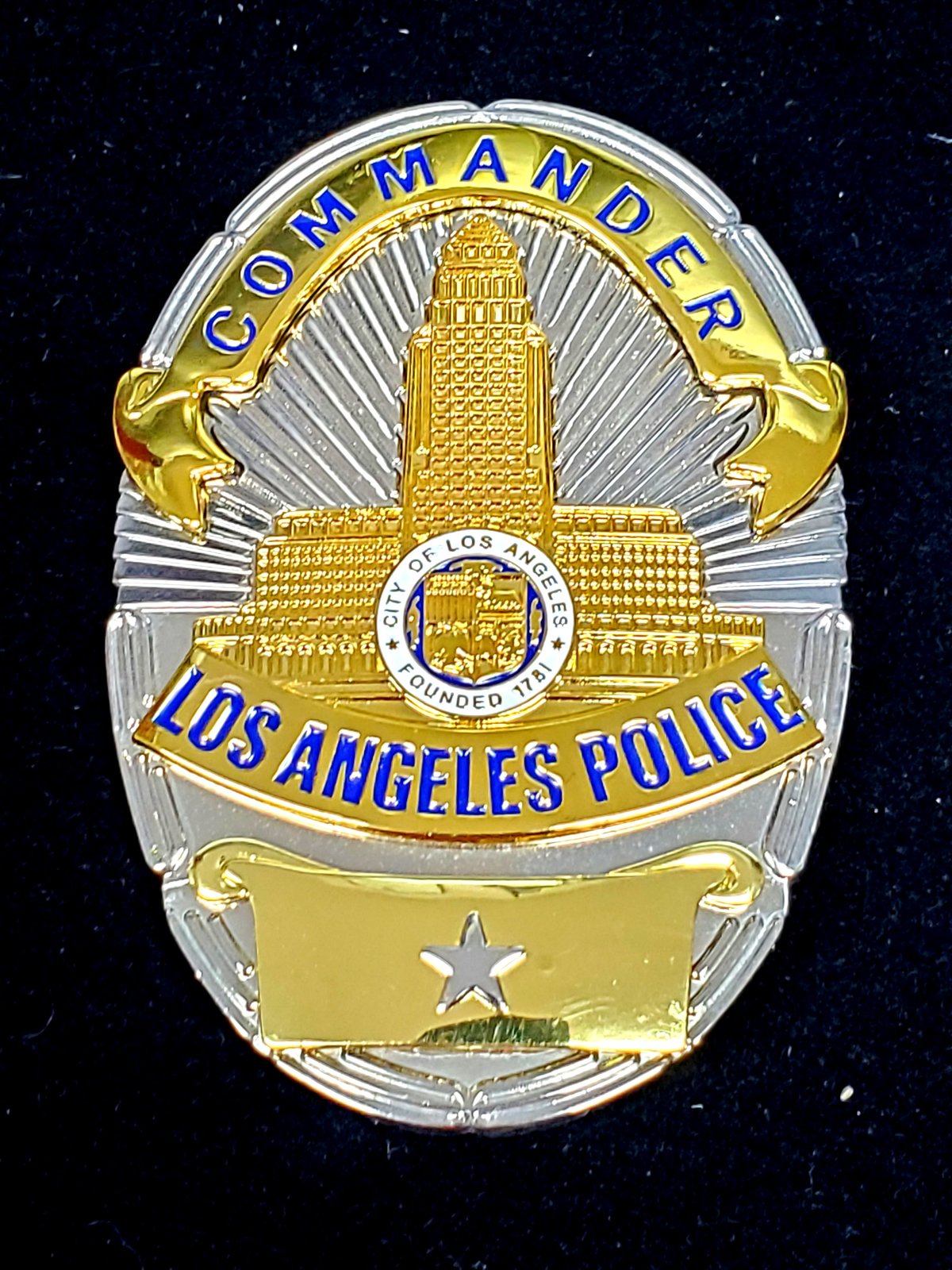 Los Angeles, California LAPD Commander - Badges: Novelty & Replica