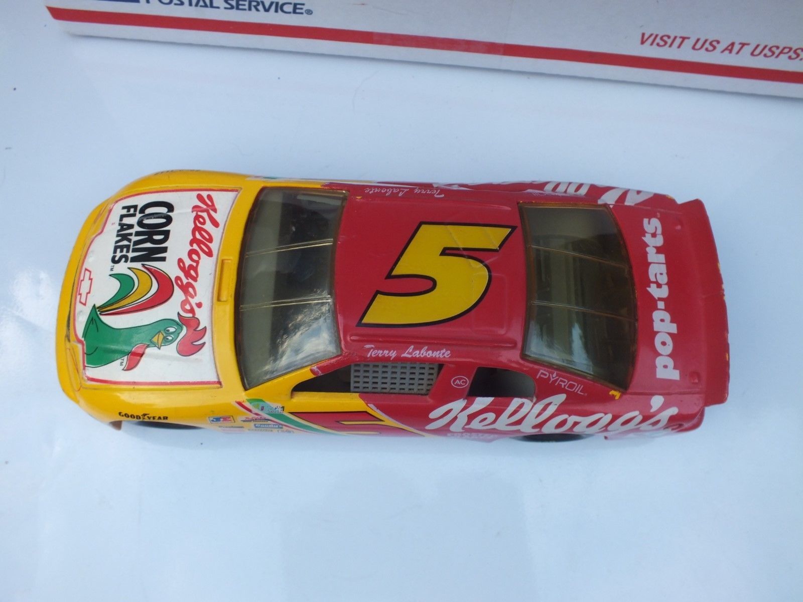 Terry Labonte 5 Kelloggs 1995 NASCAR Chevy Monte Carlo 1/24 Diecast