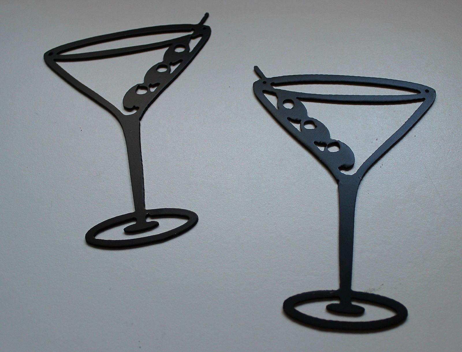 Martini Glasses Metal Wall Art Decor Set of 2 9 "tall Home Décor