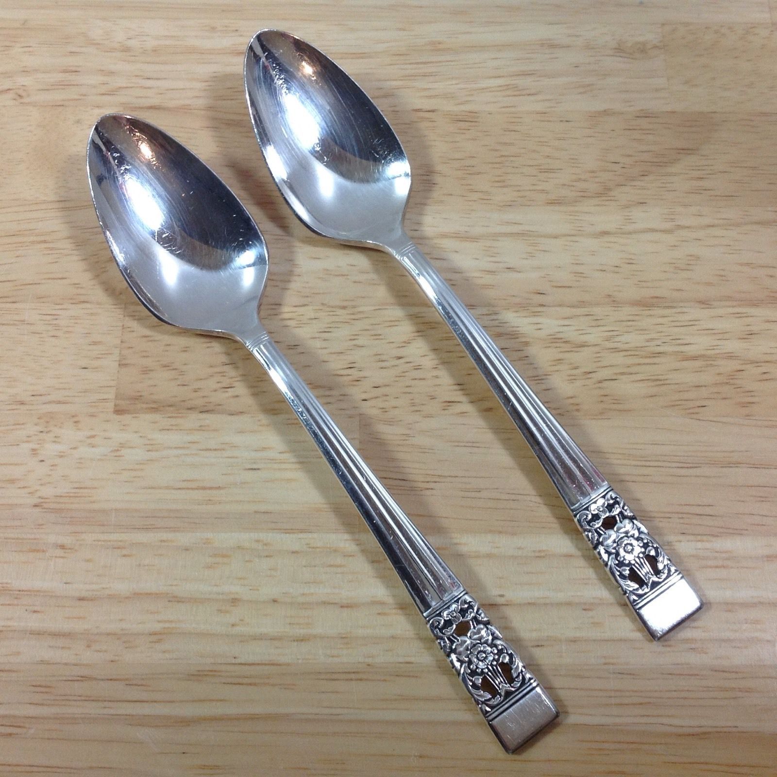 Oneida Coronation Teaspoon Community Silverplate Flatware Silverware
