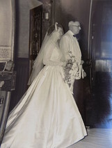 1950&#39;S WEDDING PHOTO IN CHURCH 8X10 VINTAGE PHOTO FATHER AND BRIDE Black... - $8.90