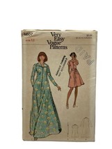 Very Easy Vogue 8607 Misses Tent Shaped Robe Sewing Pattern Size 12 - $10.88