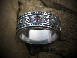 Haunted ring Solomon Hessa Hibah djinn of DESTINY OMNIPOTENT powers of MAGICK - $106.66