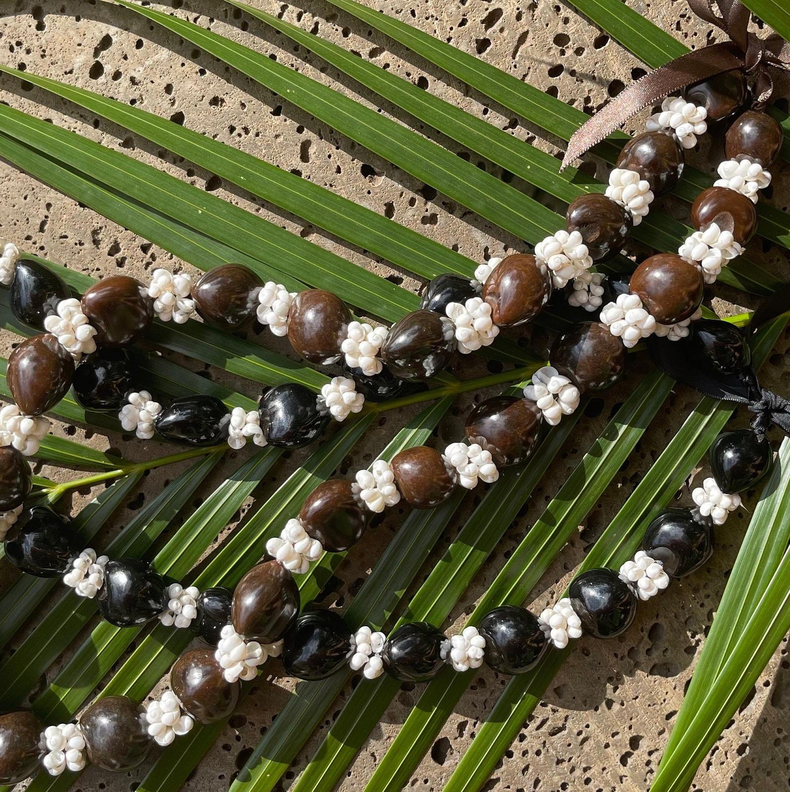 da Hawaiian Store Lei Necklace of Kukui Nuts and Mongo Shell (Choose Color