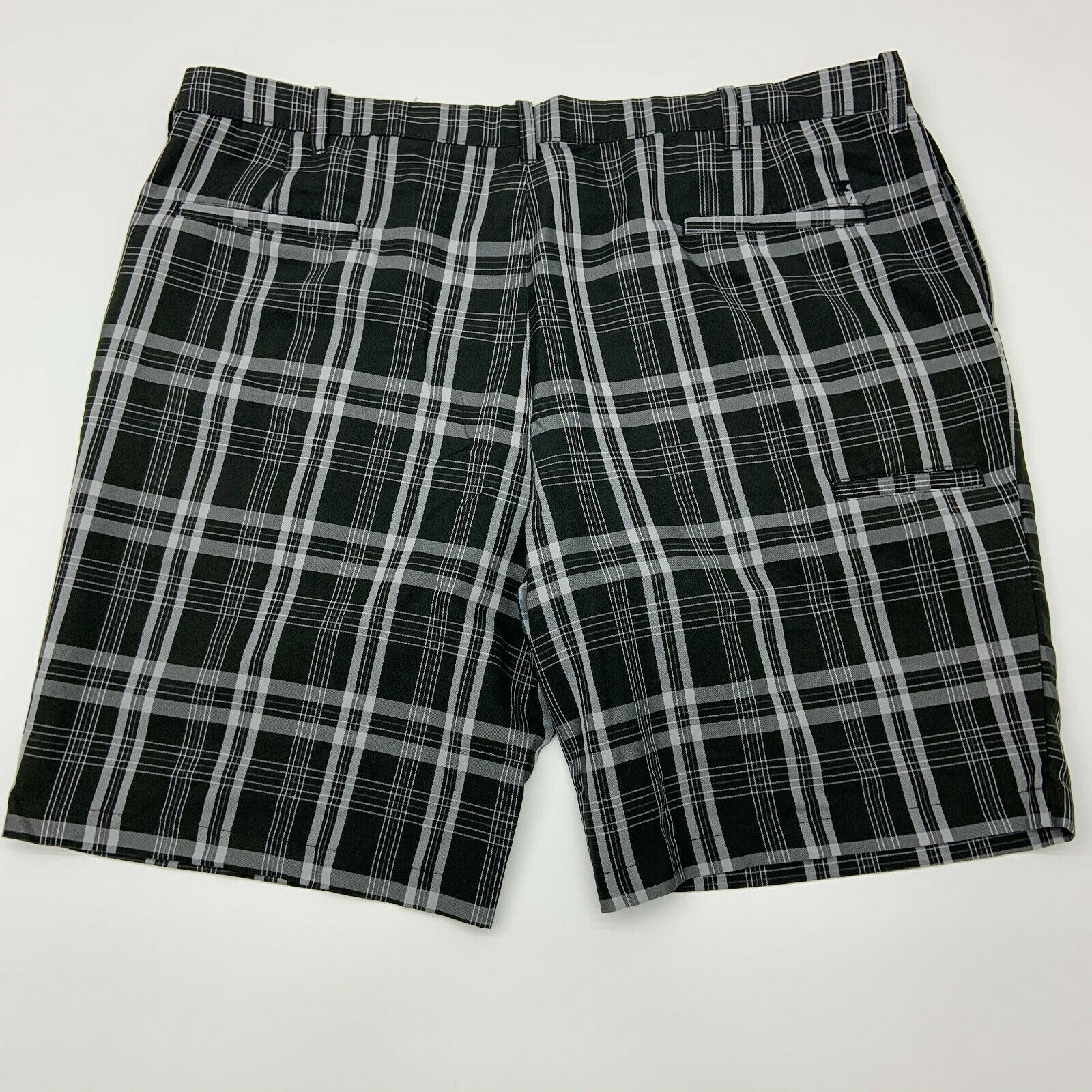 Haggar H26 Shorts Mens 44 Black Plaid Polyester Golf Casual Shorts