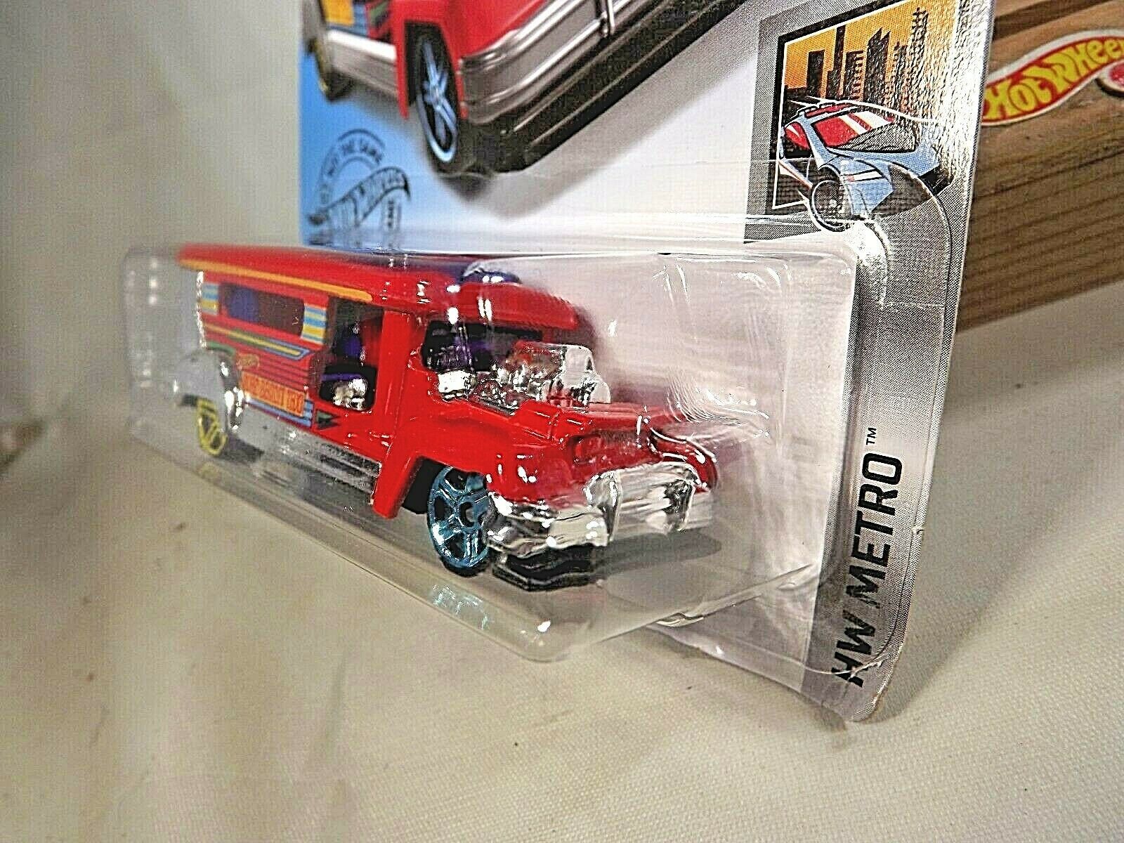 2020 Hot Wheels #7 HW Metro 2/10 ROAD BANDIT Bus Taxi Red Variation w ...