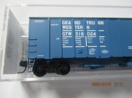 Micro-Trains # 09800140 Grand Trunk Western 50' Airslide Covered Hopper N-Scale image 2