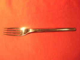 8 1/2&quot; Stainless, Dinner Fork, from Oneida, in the 1985 Vectra Pattern. - $29.99