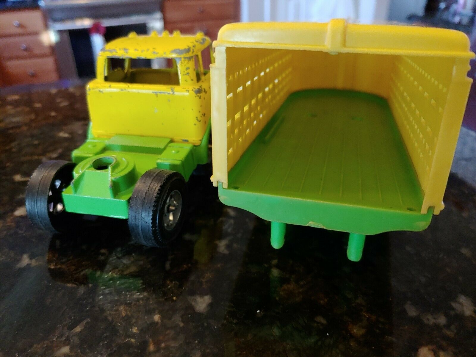 Vintage Hubley Kiddie Toy Plastic Cattle Semi Truck & Trailer Yellow Green