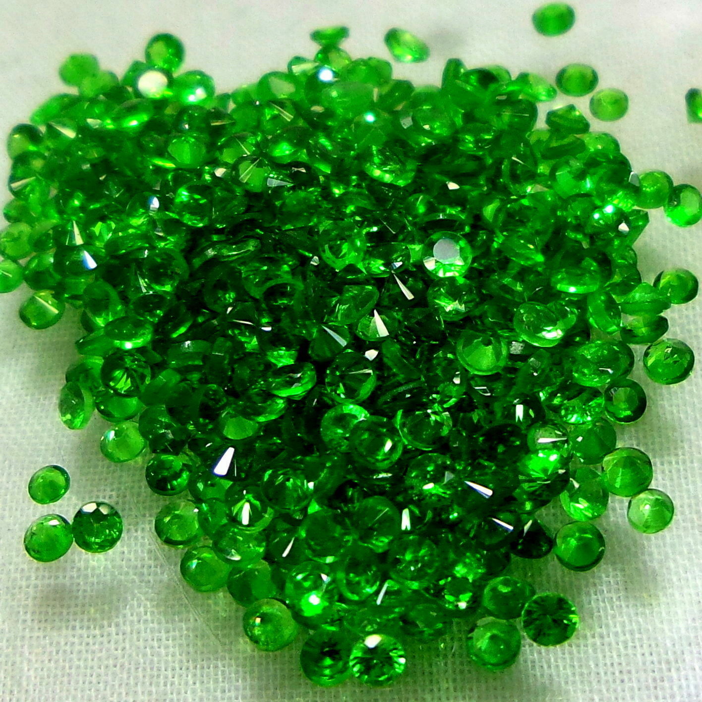 Natural Deep Emerald Green Tsavorite Garnet Diamond Cut All Calibrated Size Gems