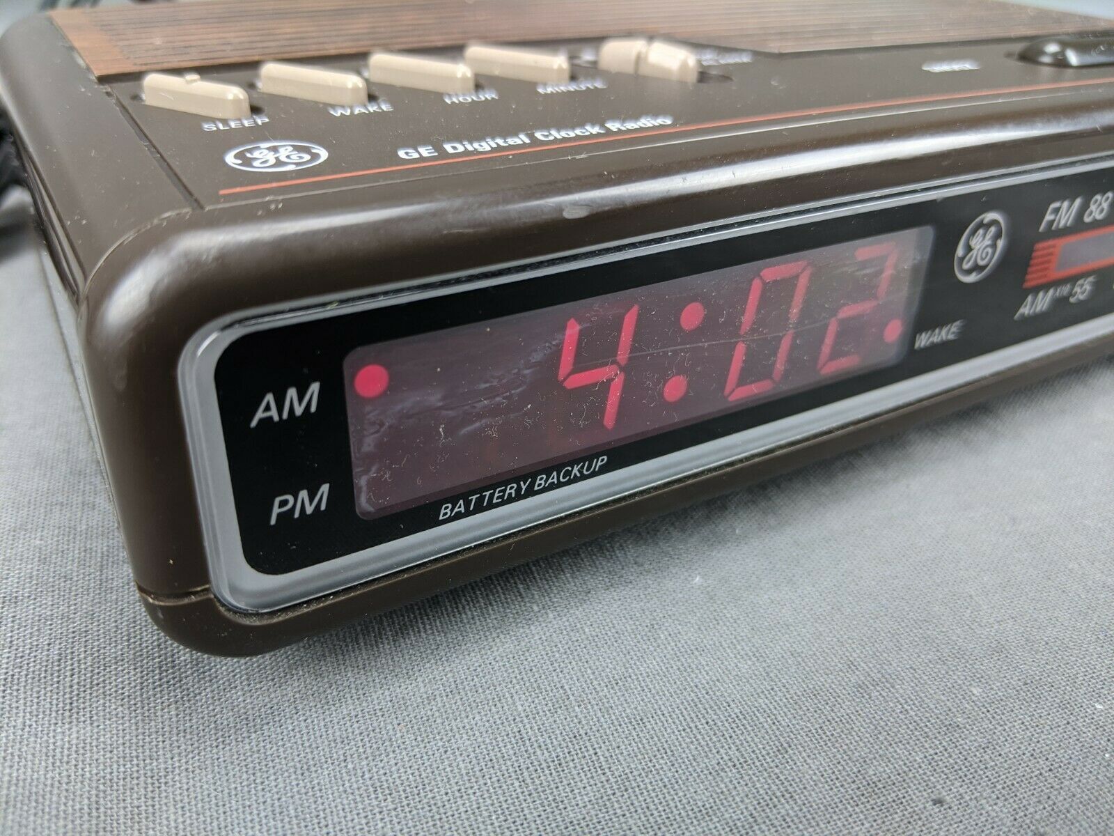 Vintage GE 74612A Digital Alarm Clock Radio Red General Electric