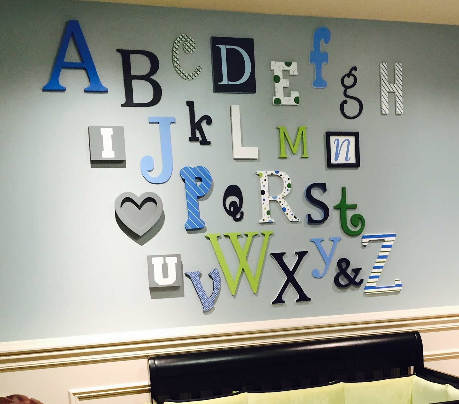 Wordwall abc. Буква на стене. Объемные буквы на стене. Буквы на стену декор. Буквы алфавита на стену.
