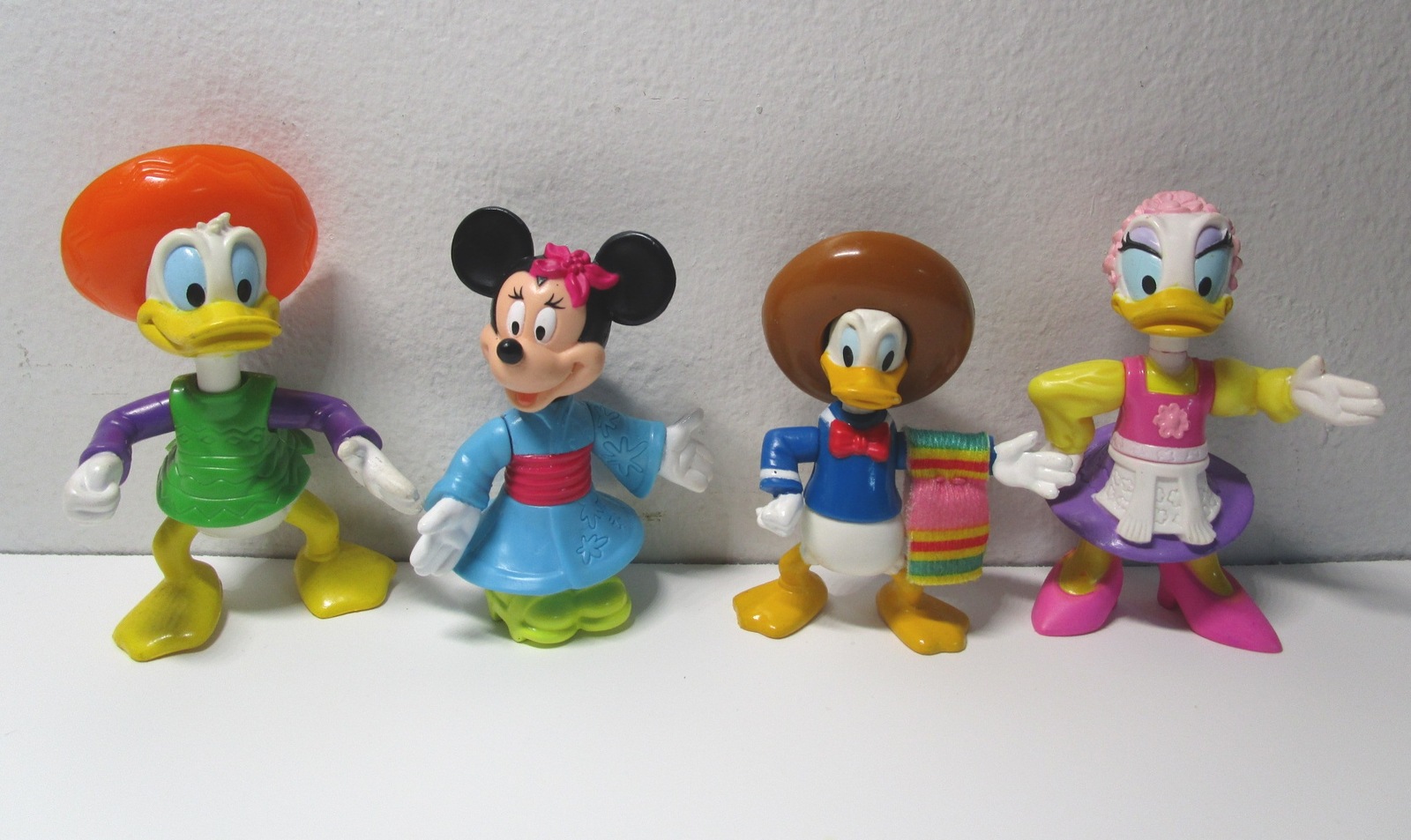 daisy duck figures