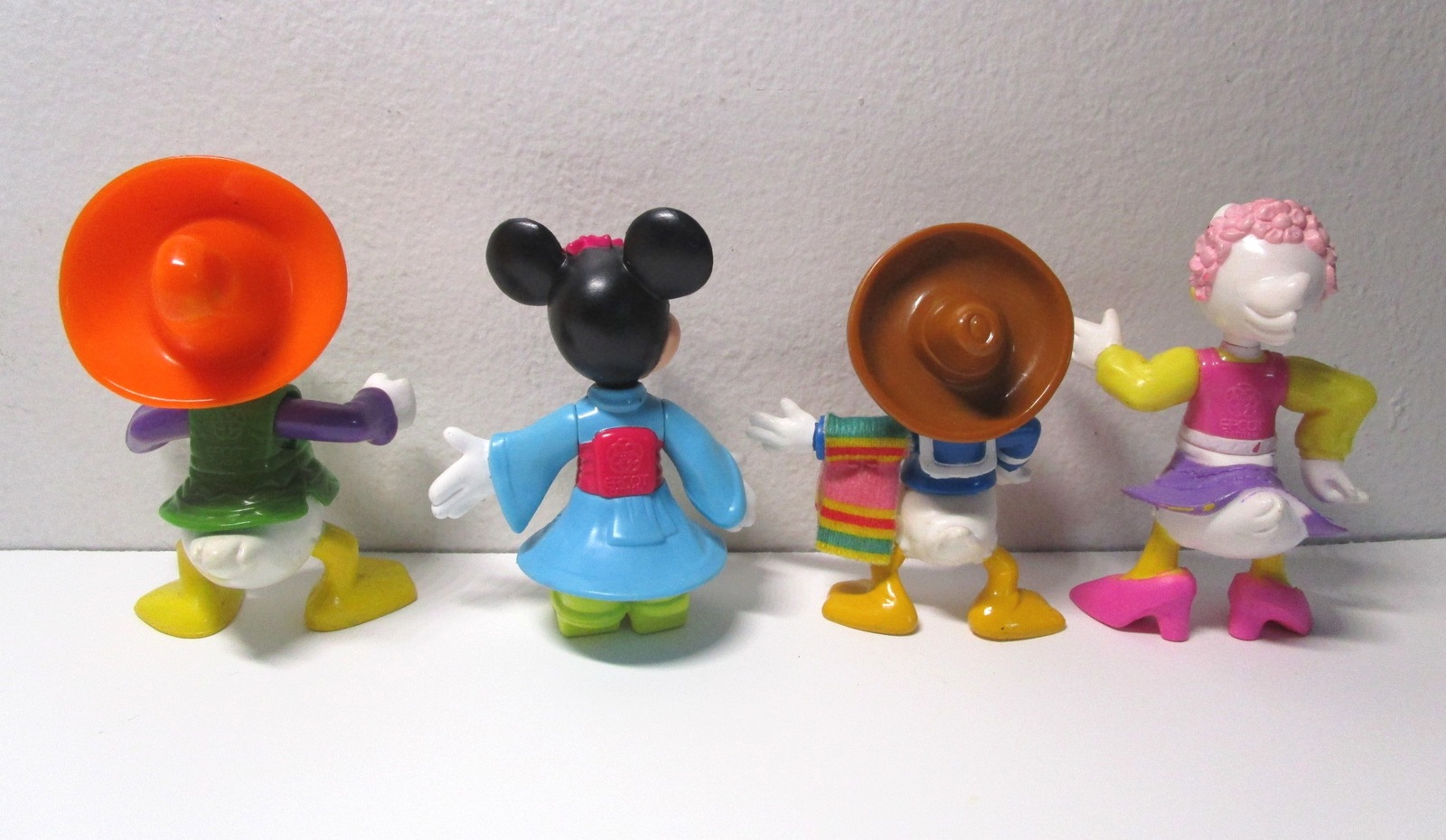 daisy duck figures