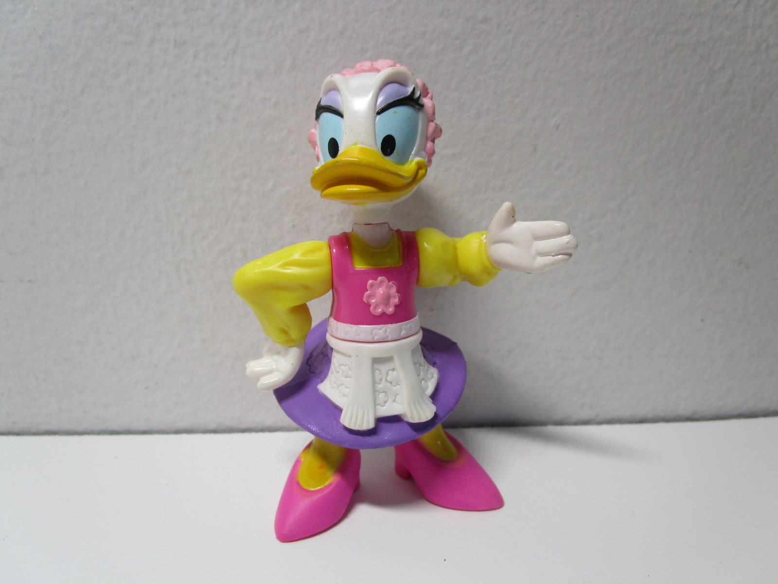 daisy duck figures