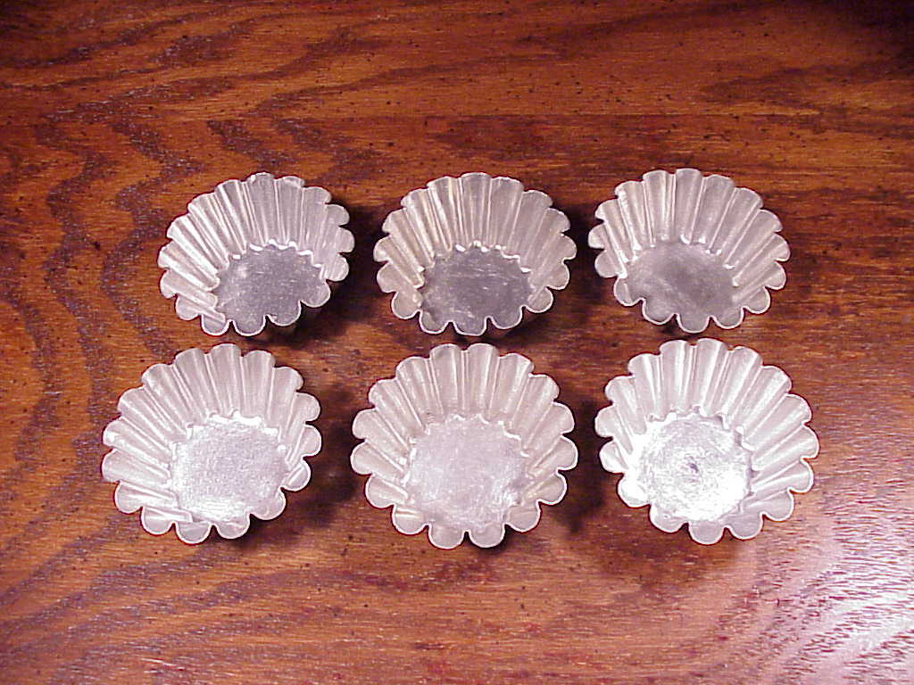 Lot of 6 Used Round Metal Tart Molds with Fluted Edges, 2 3/4 inch