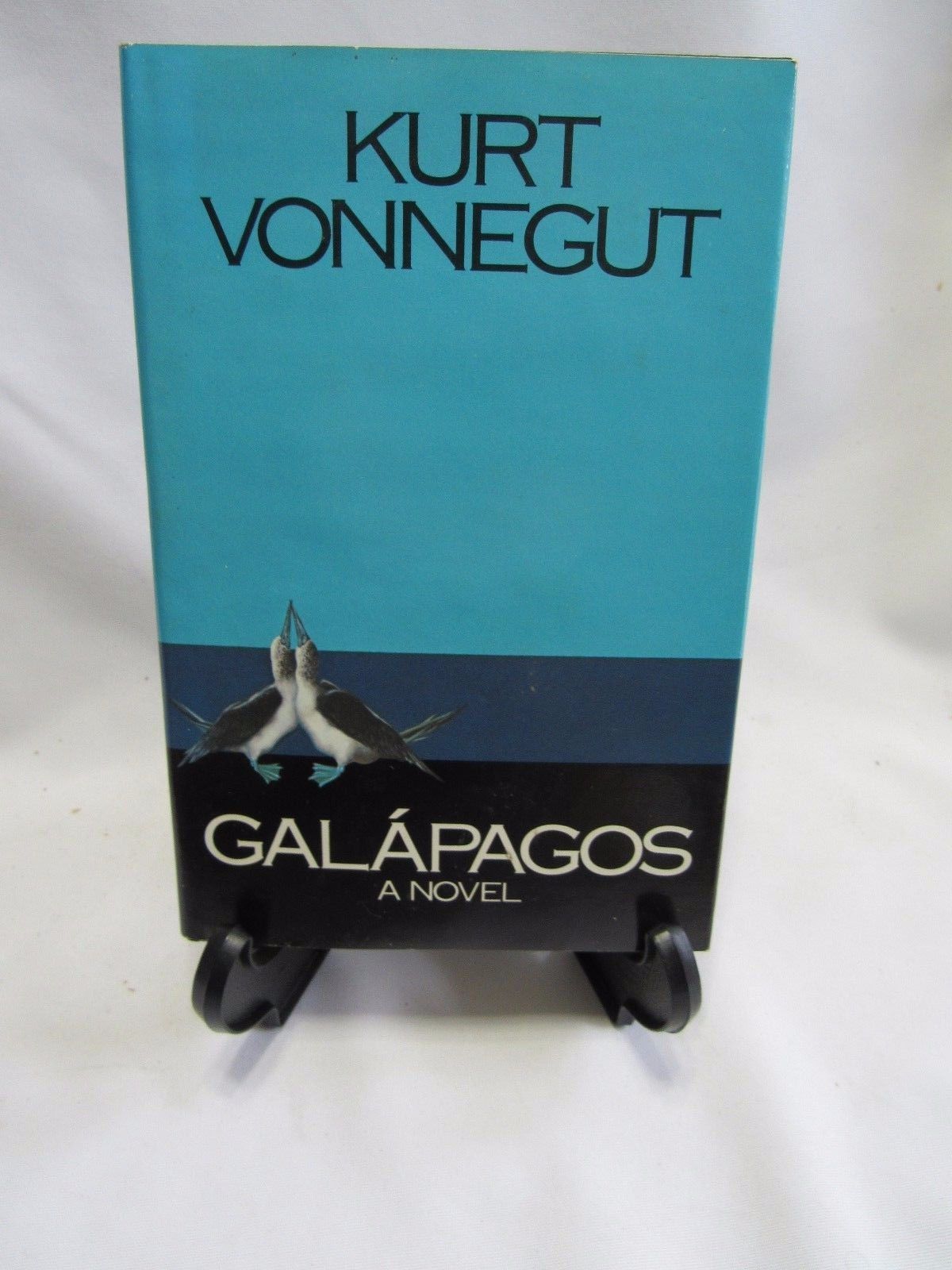 jamess rebirth in kurt vonneguts galapagos Galápagos has 56,774 ratings and 2,290 reviews it’s like kurt’s book galapagos i thought that perhaps my own version of james wait was around every corner. jamess rebirth in kurt vonneguts galapagos Galápagos has 56,774 ratings and 2,290 reviews it’s like kurt’s book galapagos i thought that perhaps my own version of james wait was around every corner.