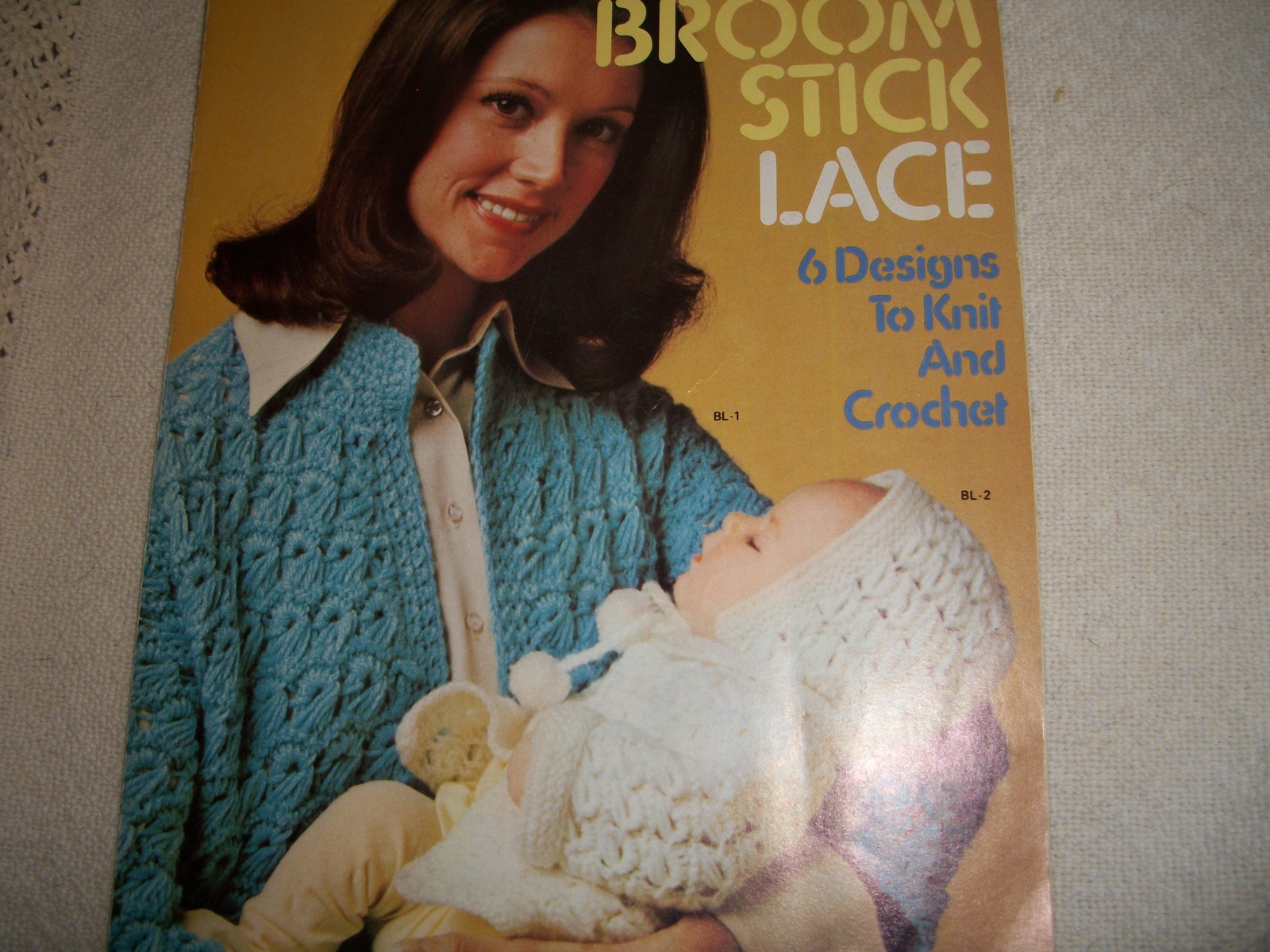 Broom Stick Lace: 6 Designs To Knit And Crochet - $7.00
