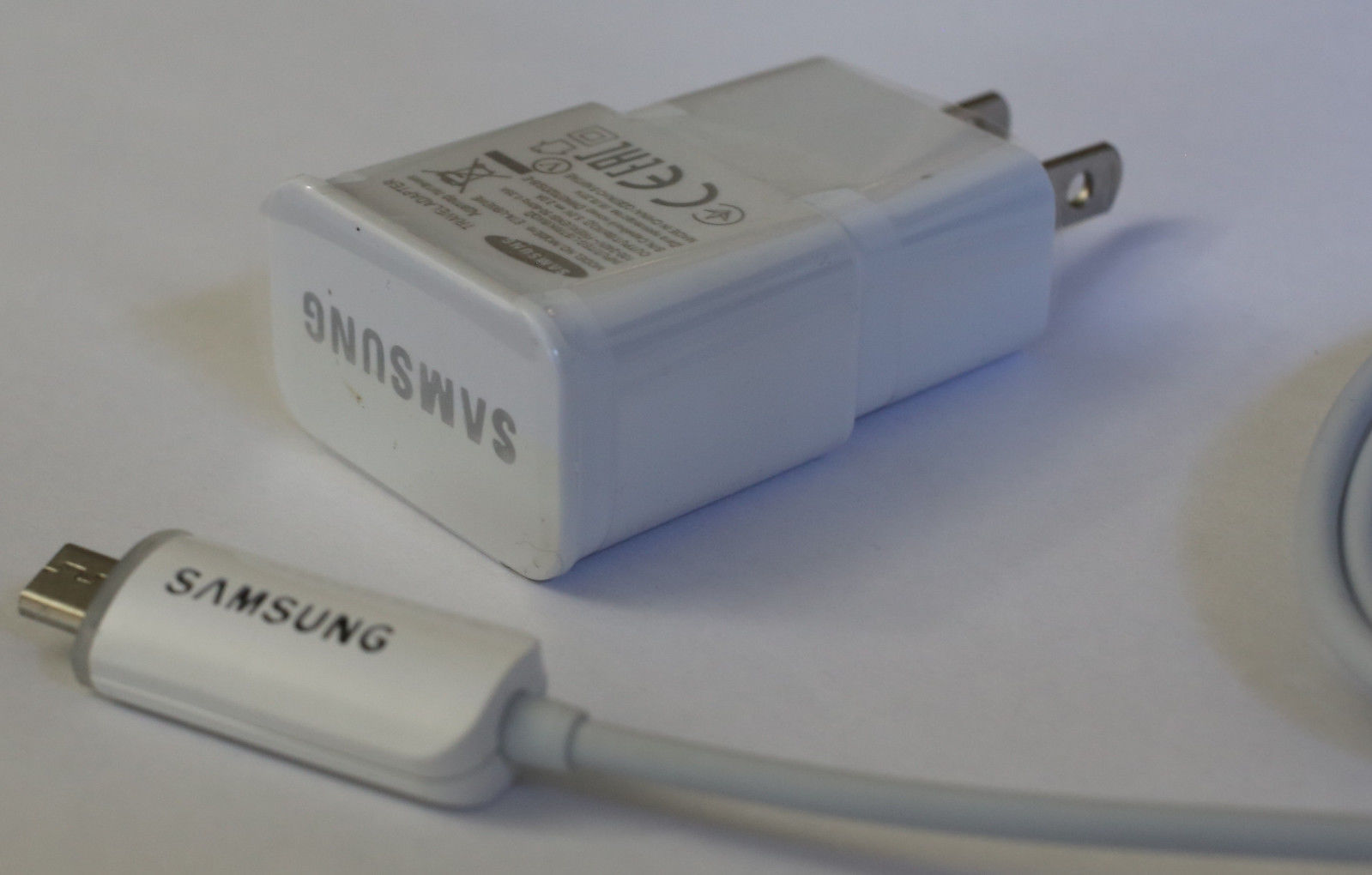 OEM SAMSUNG WALL CHARGER FOR GALAXY TAB S5 WITH CABLE + LED OPTION BLACK/WHITE Cables & Adapters