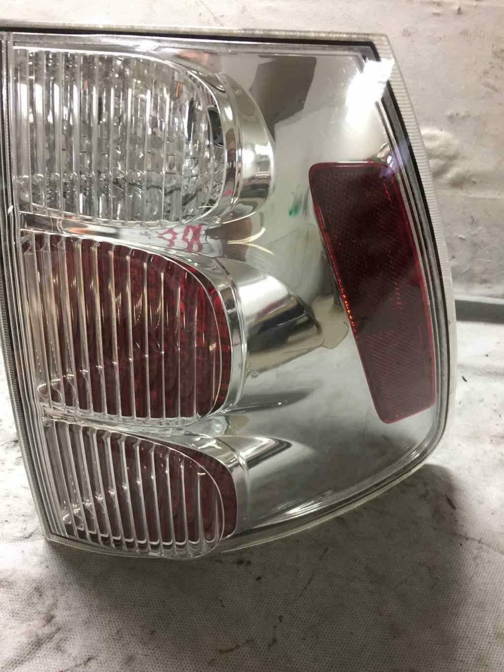 OEM 05 06 07 08 09 CHEVY EQUINOX Left Tail Light Assembly TESTED 868