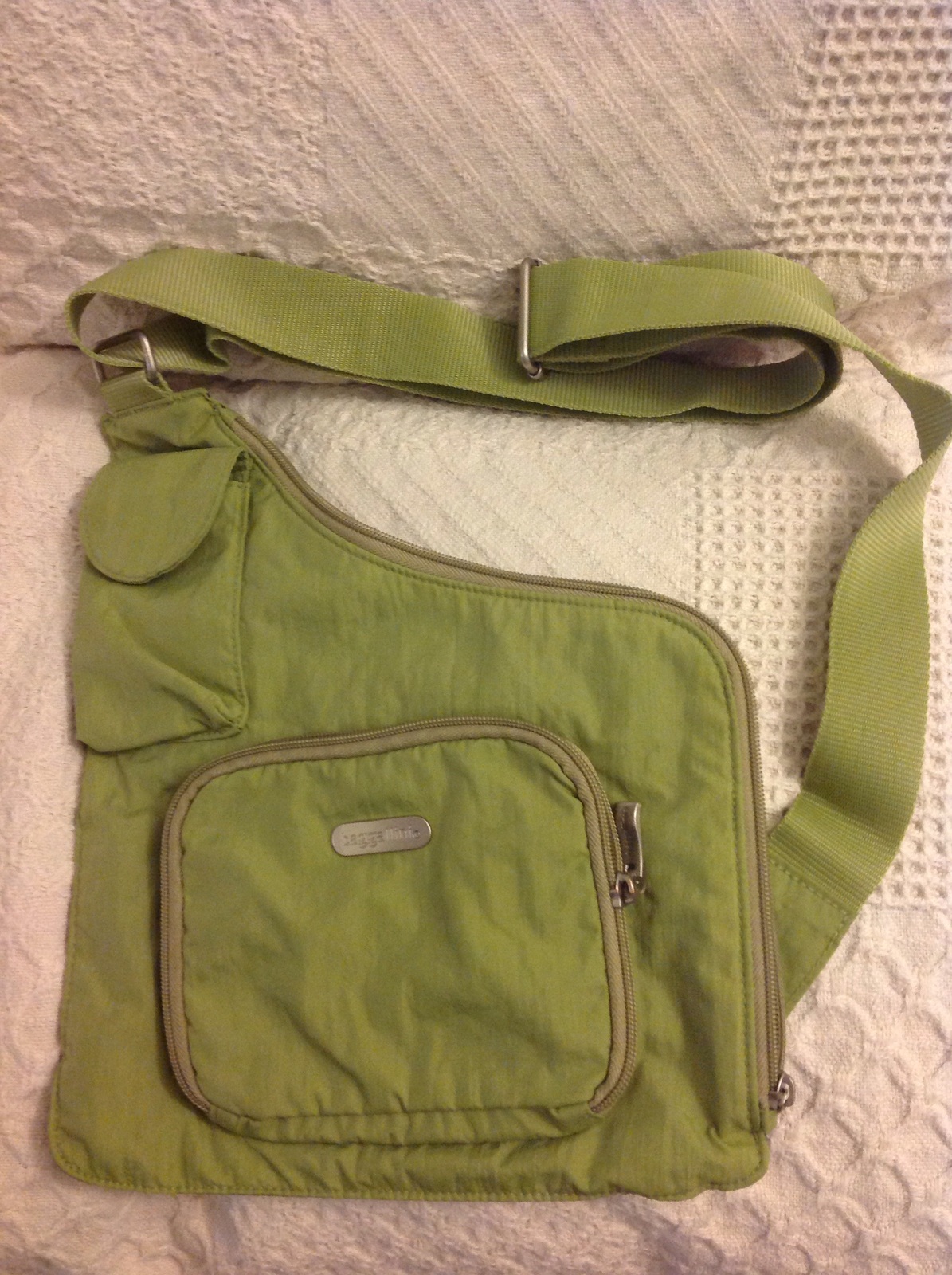 Baggallini Lightweight Cross Body Travel Bag Green - Mixed Items & Lots
