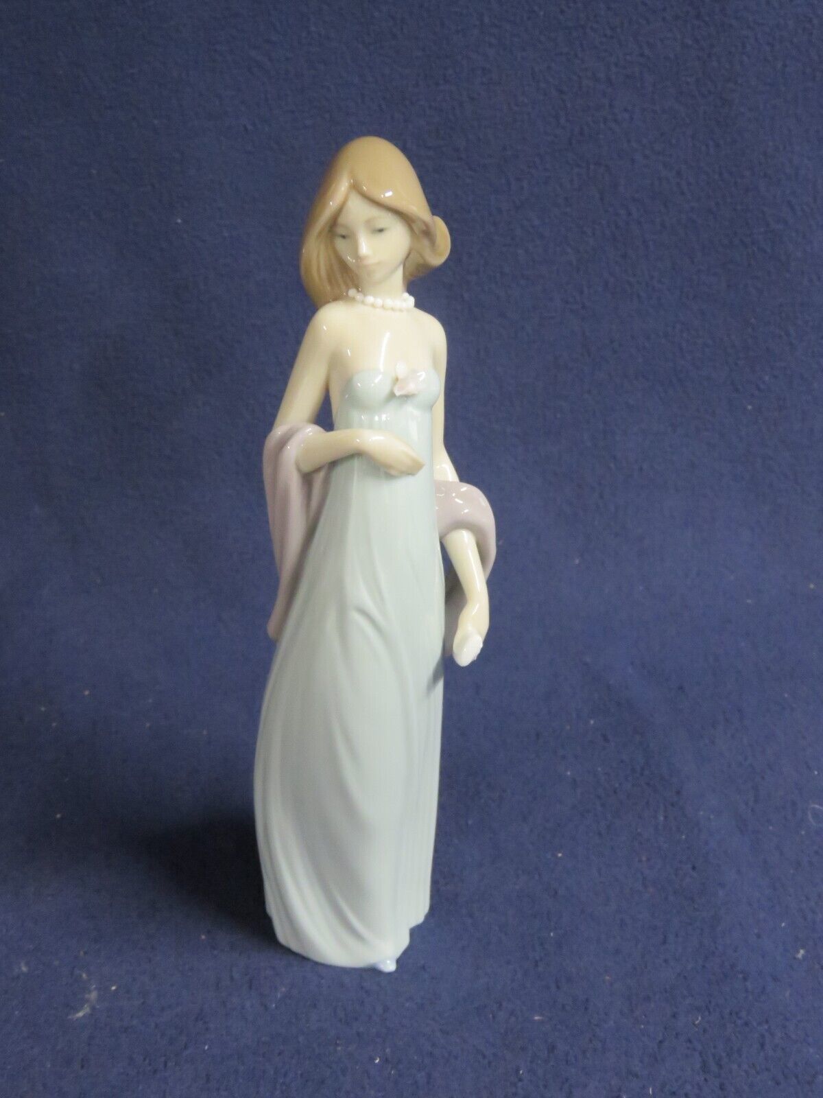 Lladro Porcelain Figurine 5487 Ingenue Woman and similar items