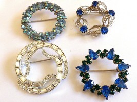 VTG lot of 4 silver tone metal Clear & Blue crystal wreath ribbon pin brooch - $55.44