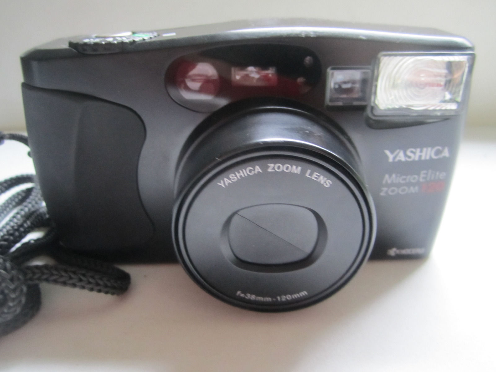 Kyocera Yashica Micro Elite Zoom 120 35mm Compact Camera RARE FREE