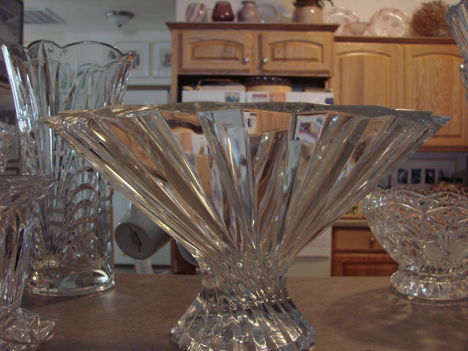 SHANNON CRYSTAL Art Glass Fluted Contemporary Footed BOWL Irish Czech Made Crystal