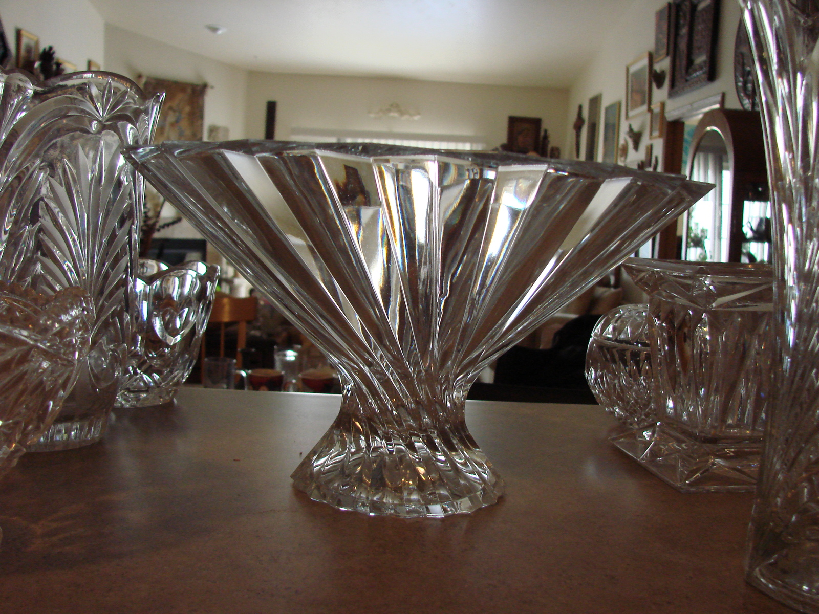 SHANNON CRYSTAL Art Glass Fluted Contemporary Footed BOWL Irish Czech