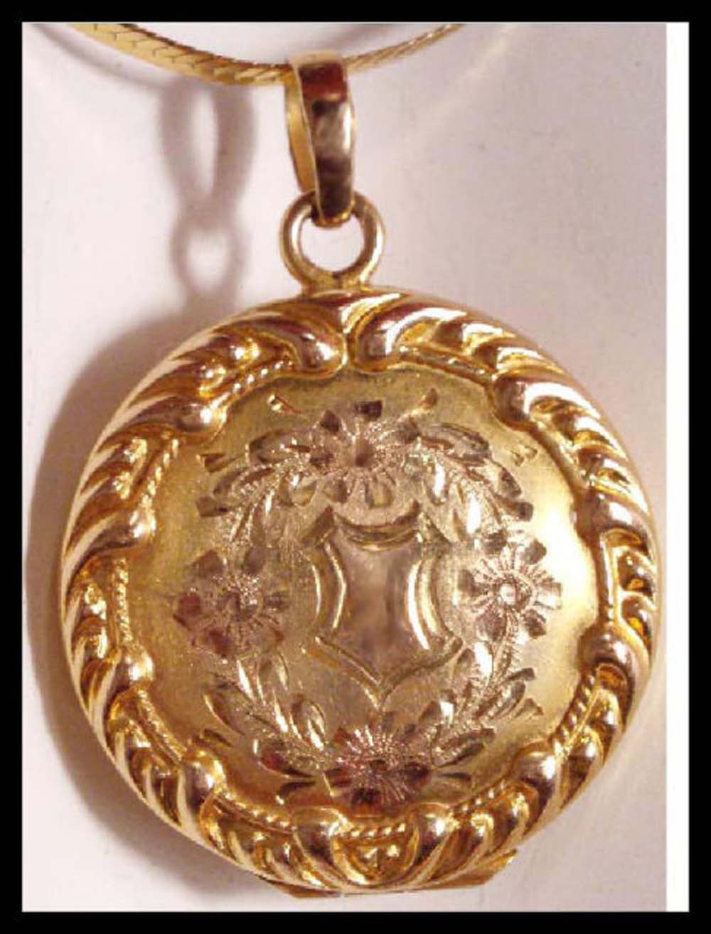 14kt GOLD Antique Victorian Locket Necklace * Vintage keepsake* photo ...
