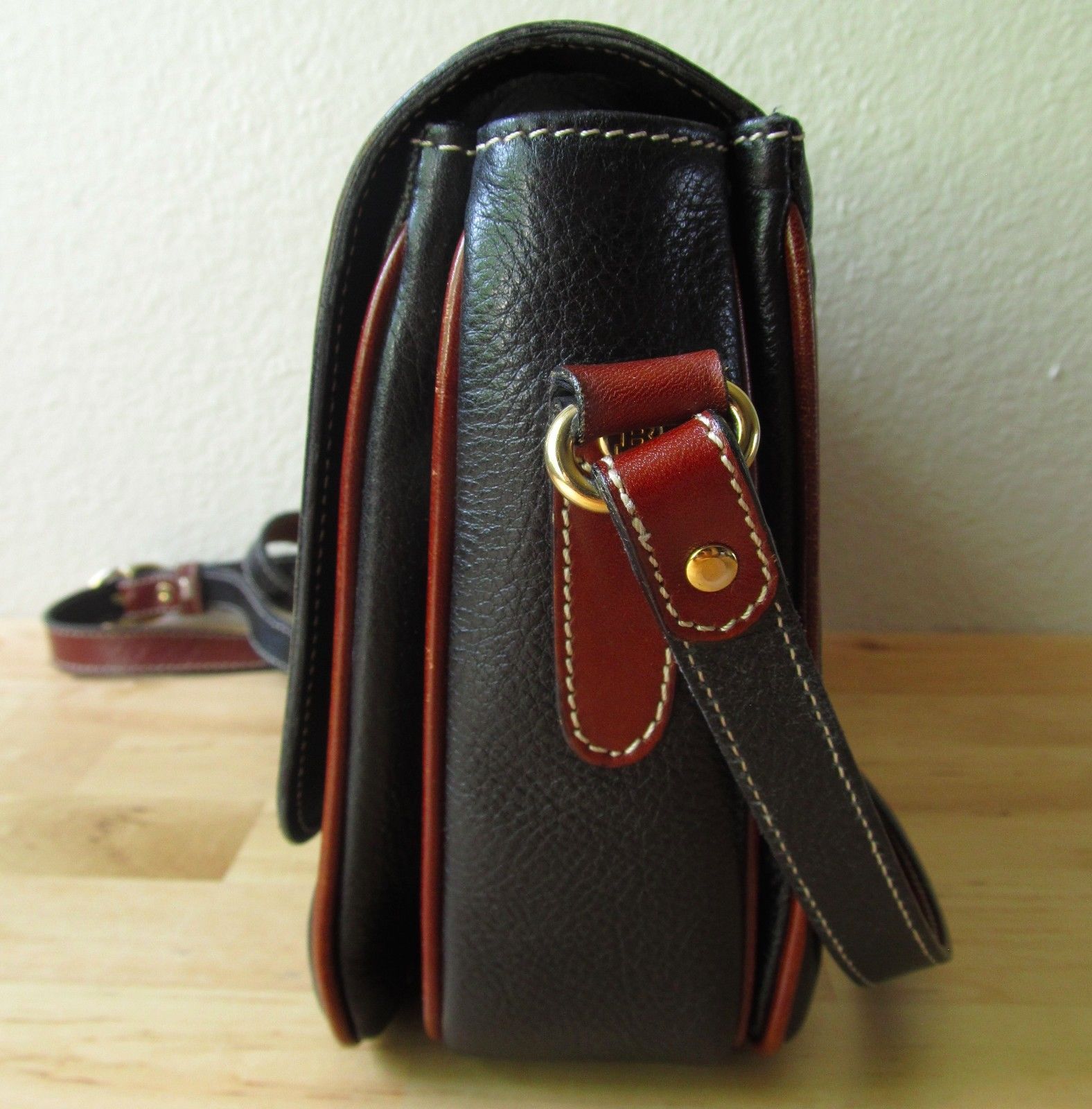 Vintage BALLY Black & Brown Pebbled Leather Flap Crossbody Purse Bag