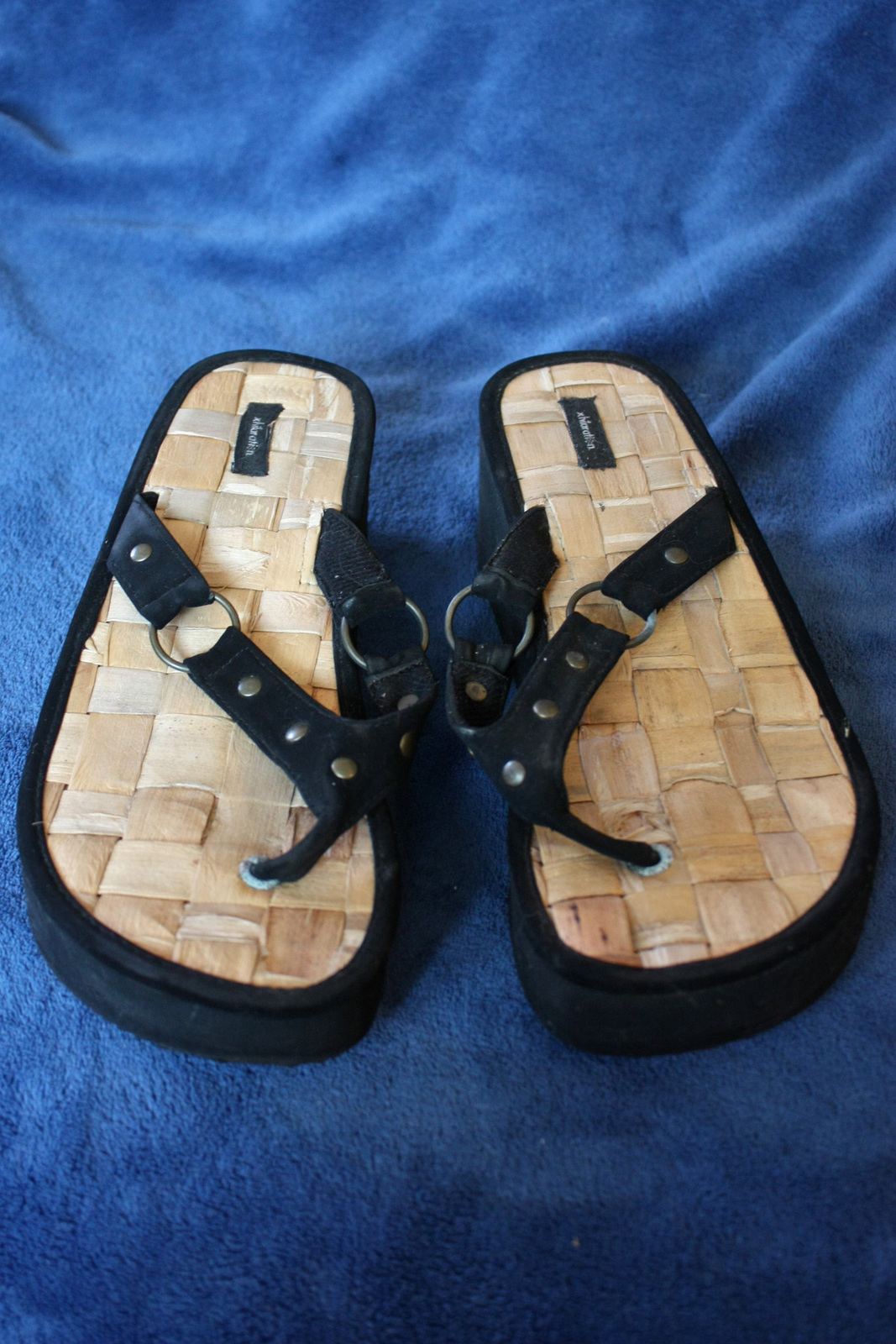 xhilaration flip flops