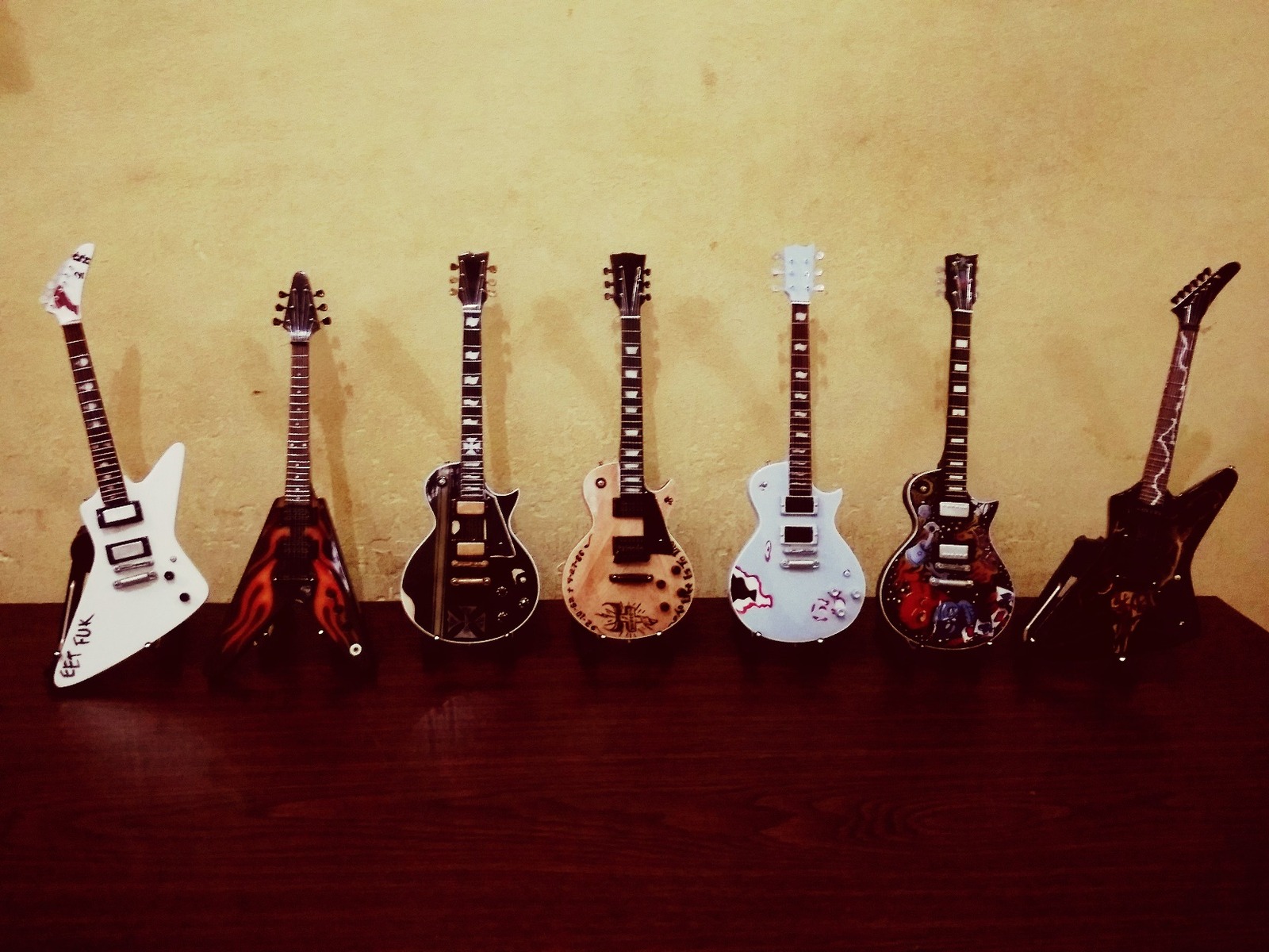 Miniature Metallica Guitar Set Collection James Hetfield   Front1 