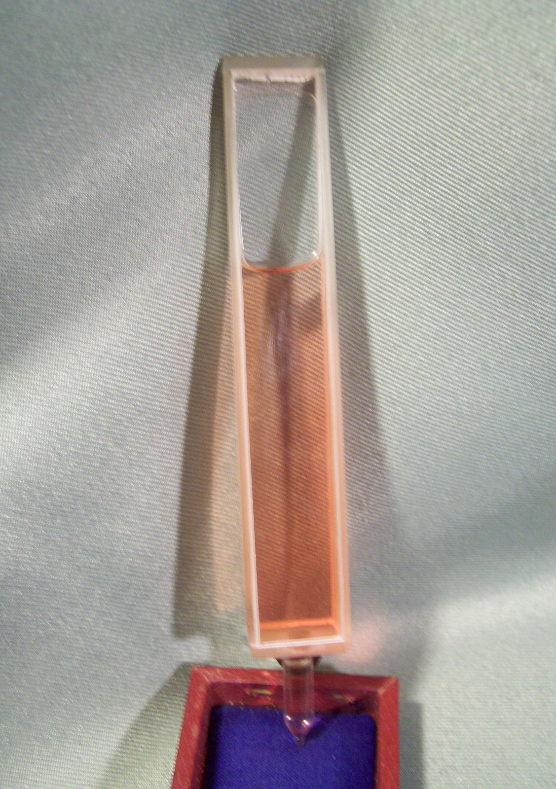 VINTAGE F HELLIGE & CO COLORIMETER GLASS CUVETTE WITH STORAGE CASE