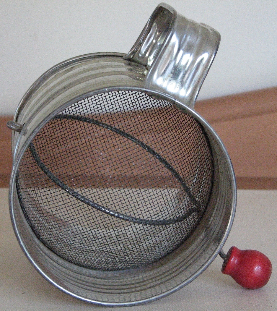 Vintage Bromwell Metal Sifter Red Wood Handle 3 cup Measuring Kitchen ...