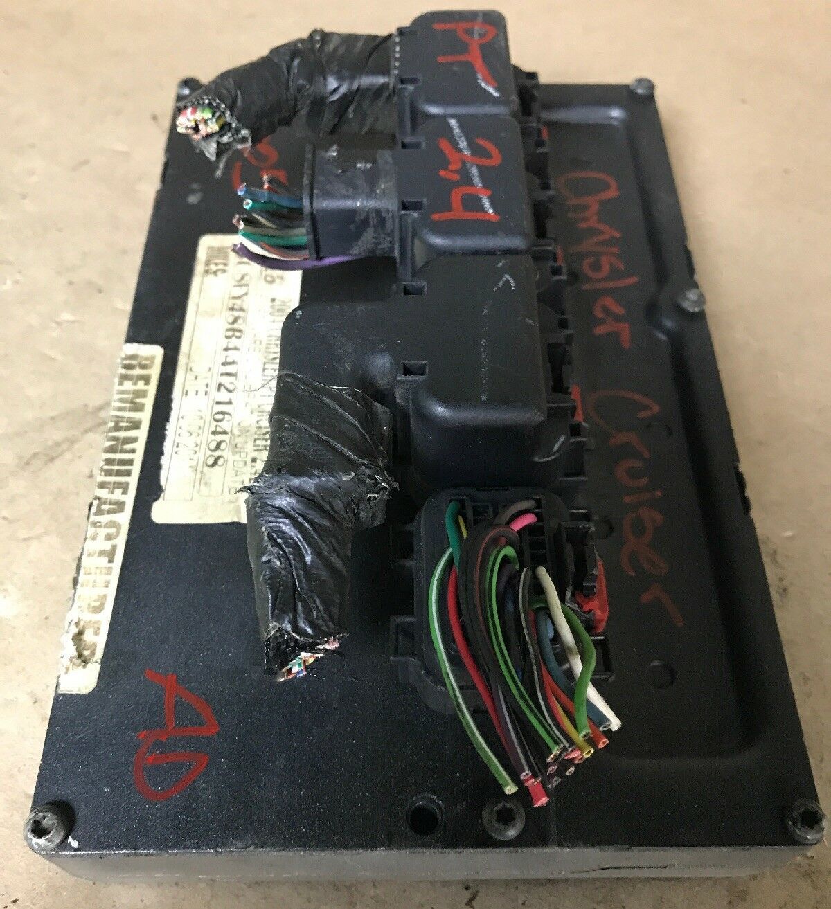 Chrysler Powertrain Control Module ECM PCM Powertrain Control Module 2005 Chrysler PT Cruiser 2.4 - Engine