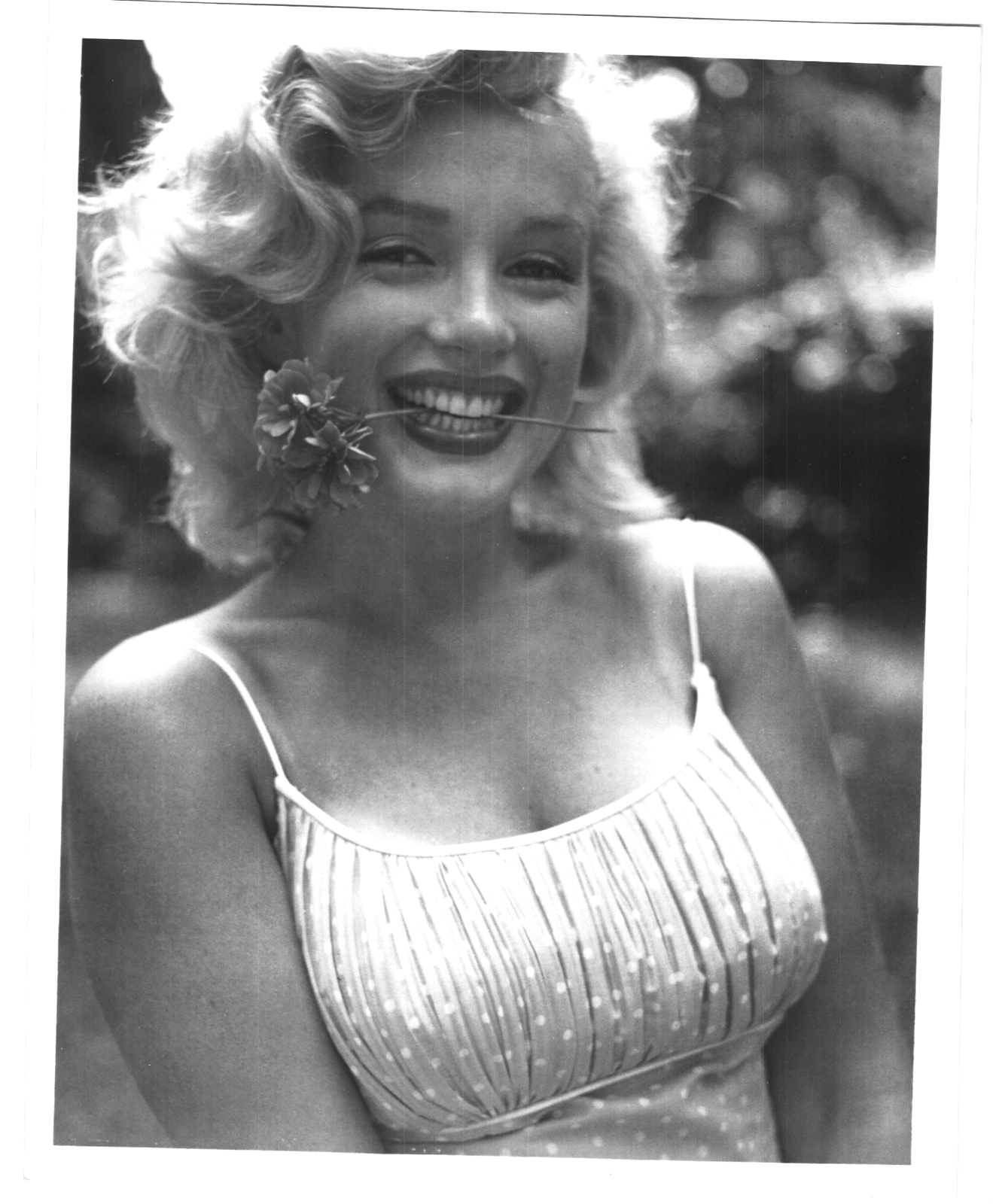 Marilyn Monroe Flower Actress Vintage 8X10 BW Movie Memorabilia Photo