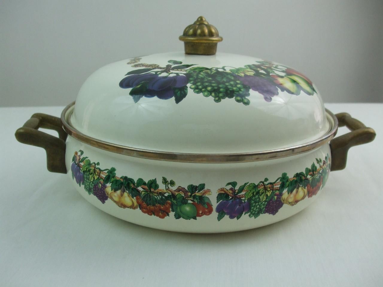 Lidded Casserole Pan Tabletops Unlimited Kensington Garden Metal Enamel ...