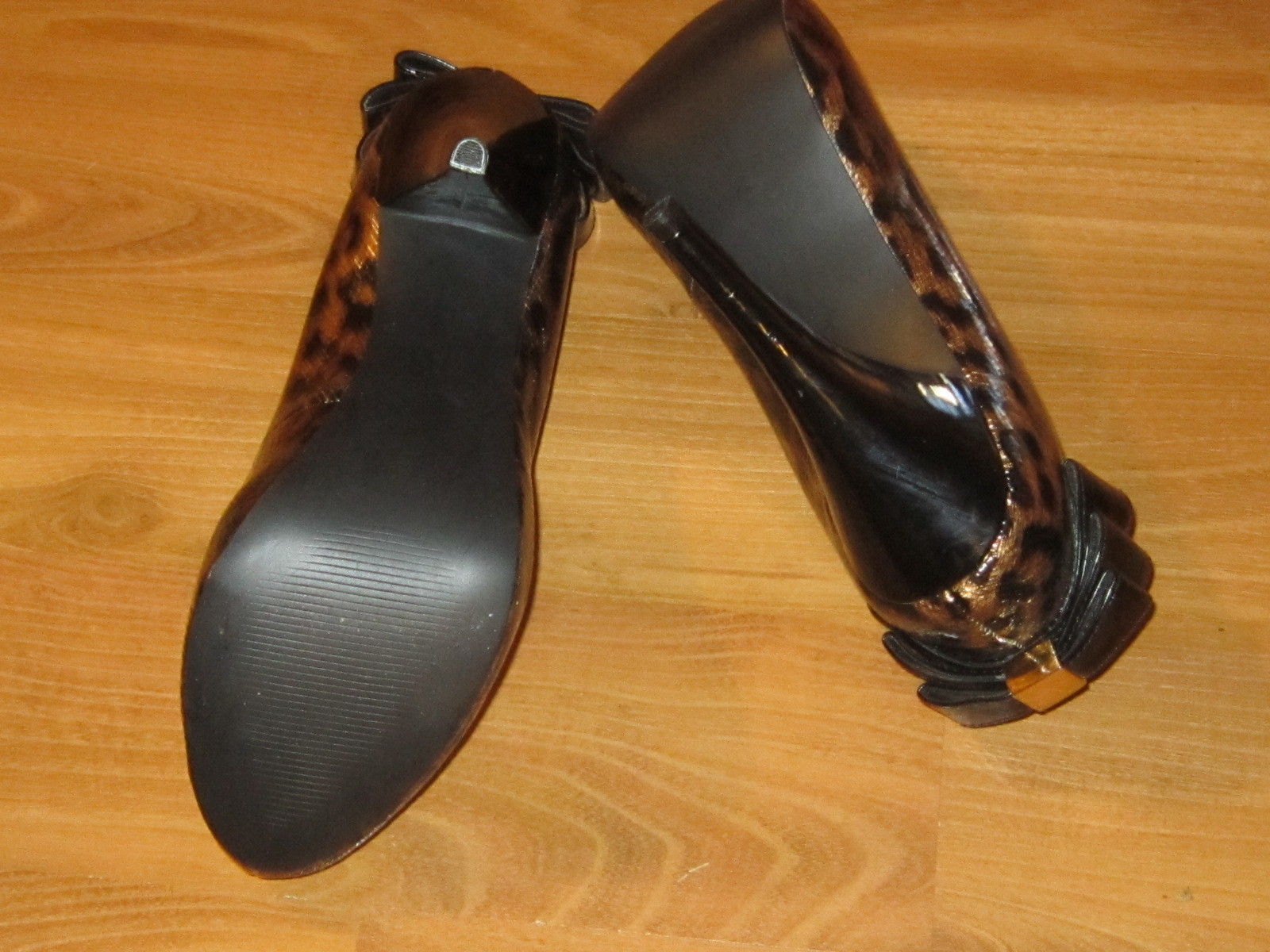 comfortable closed toe flats