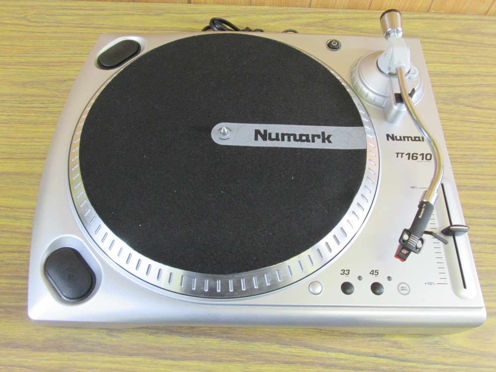 Numark TT1610 Manual Turntable 33 45 RPM Belt Drive record