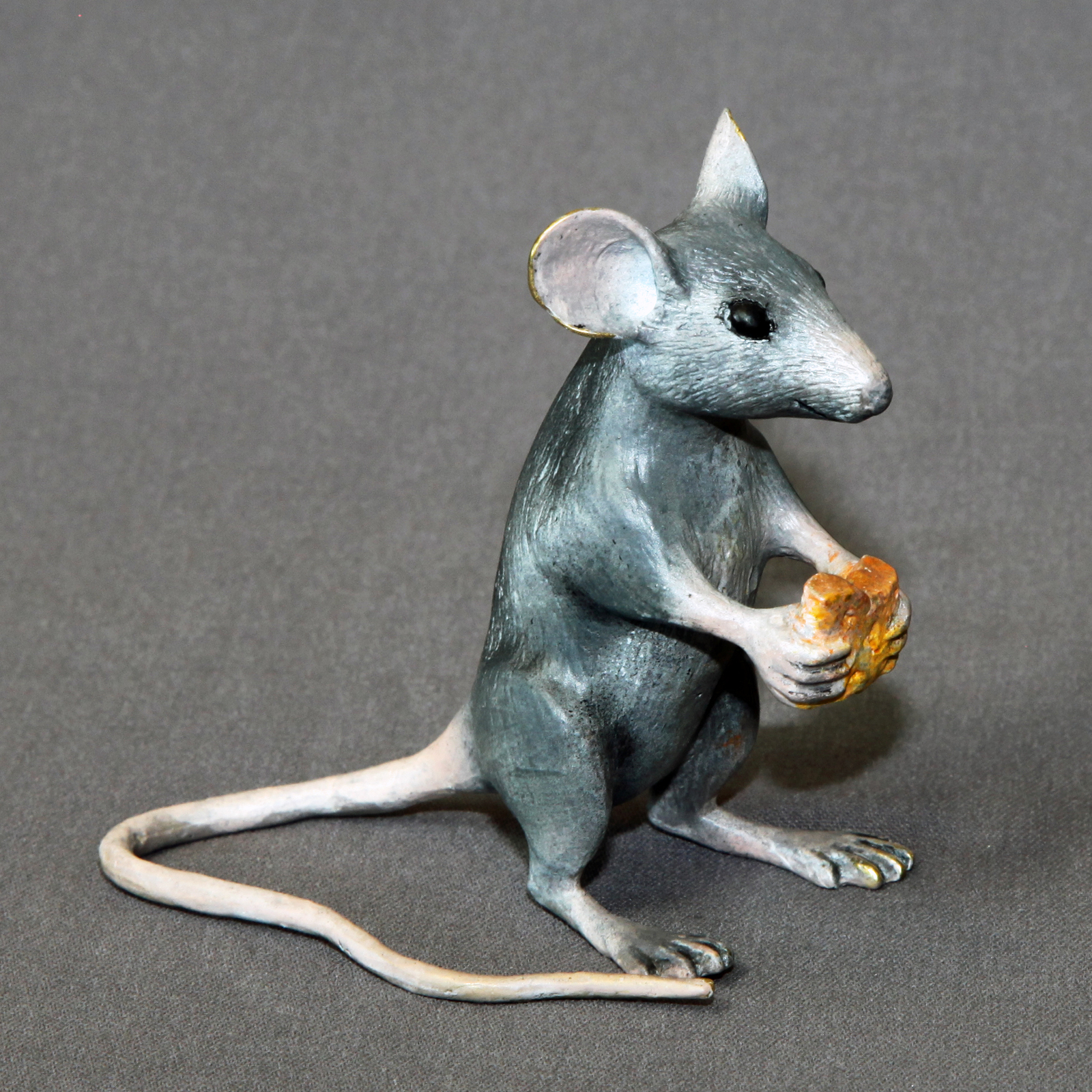 small mouse figurines