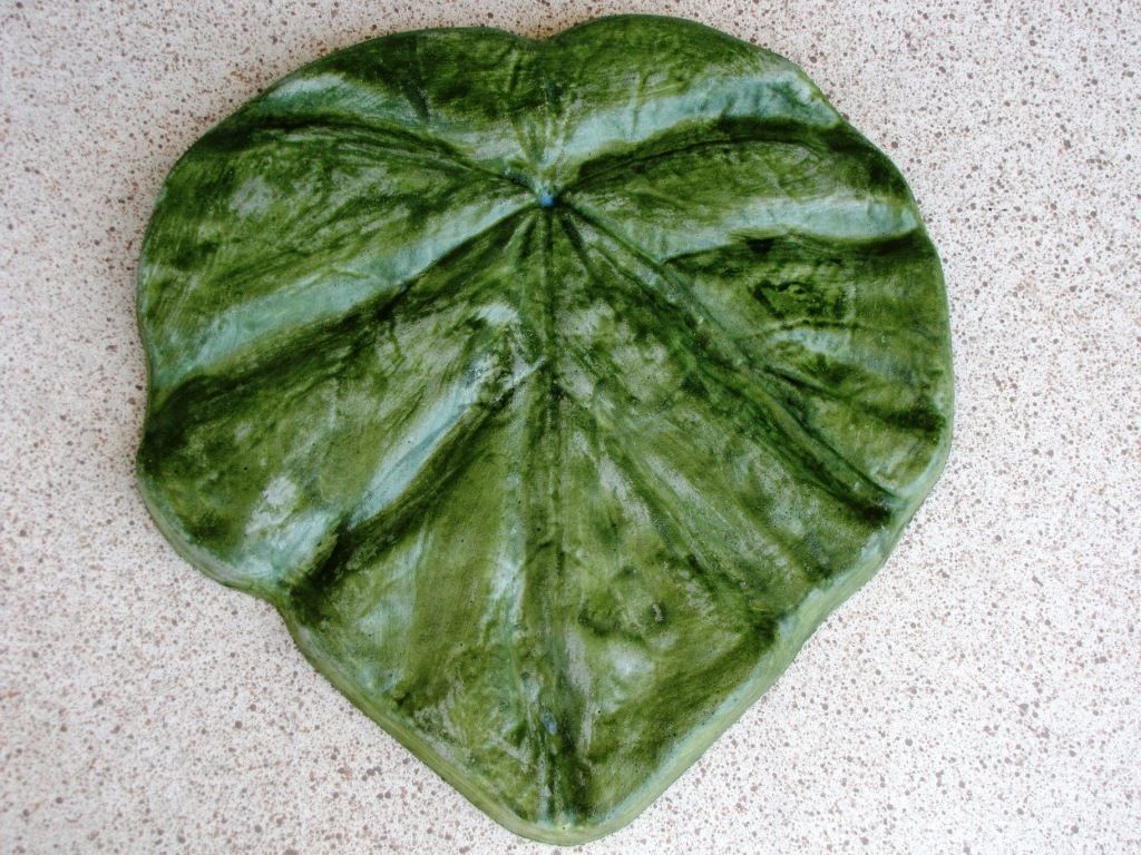 1 18x2" TROPICAL LEAF GARDEN STEPPING STONE MOLD 8.00 PRICE