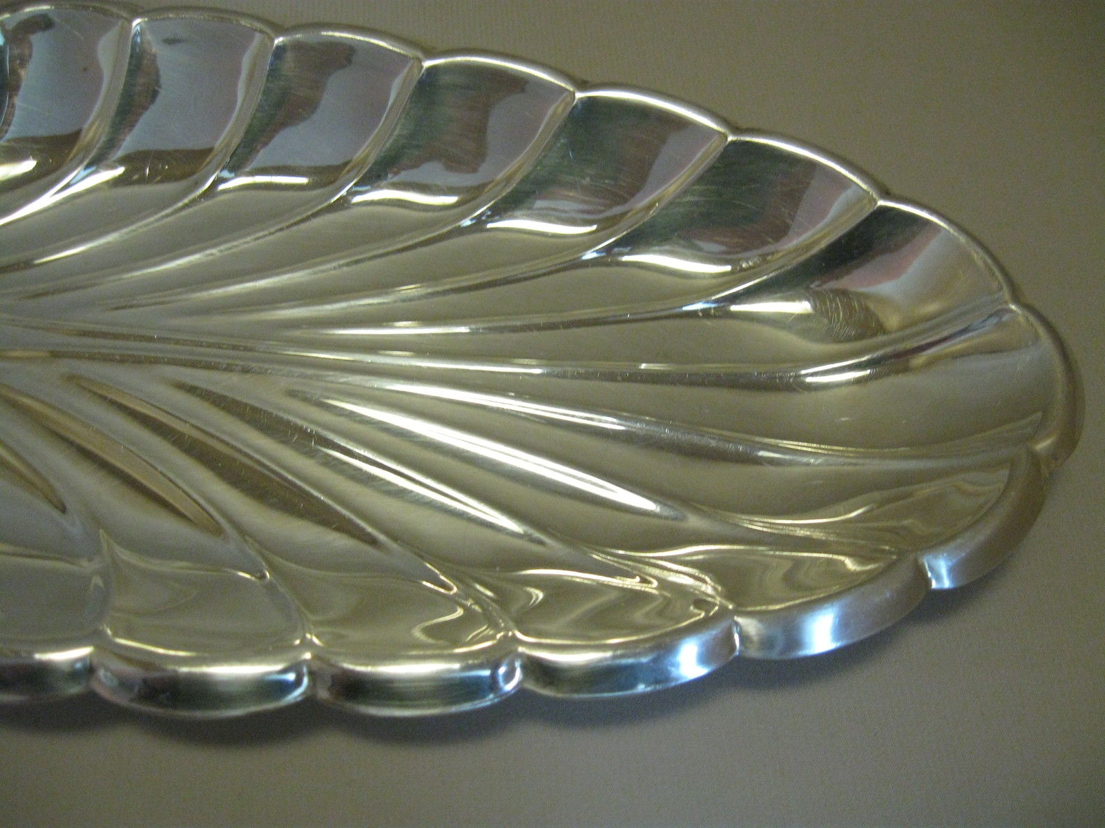 5th Ave Silver Co. Silver Plate Tray Bowl Leaf Design Leaf Decor Handle