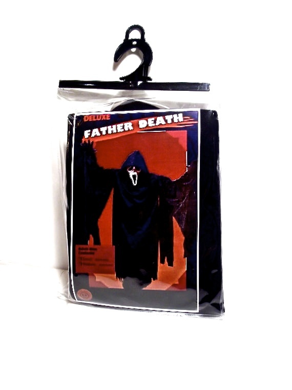 Scream father death costume with robe mask and poster display halloween