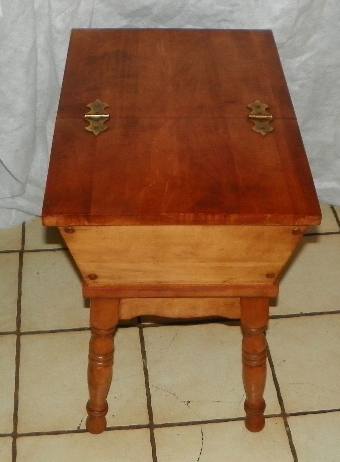 Maple Doughboy End Table / Side Table Post1950