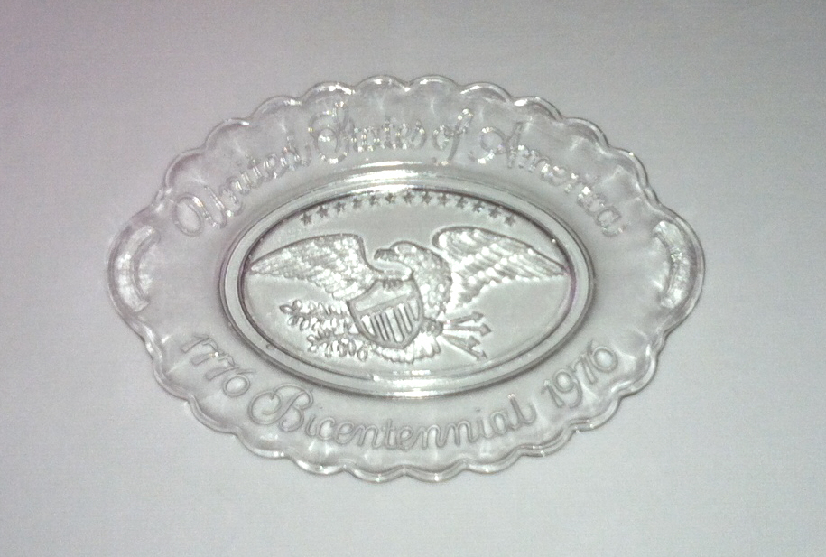 Vintage Avon Bicentennial oval eagle plate clear glass 1776 1976