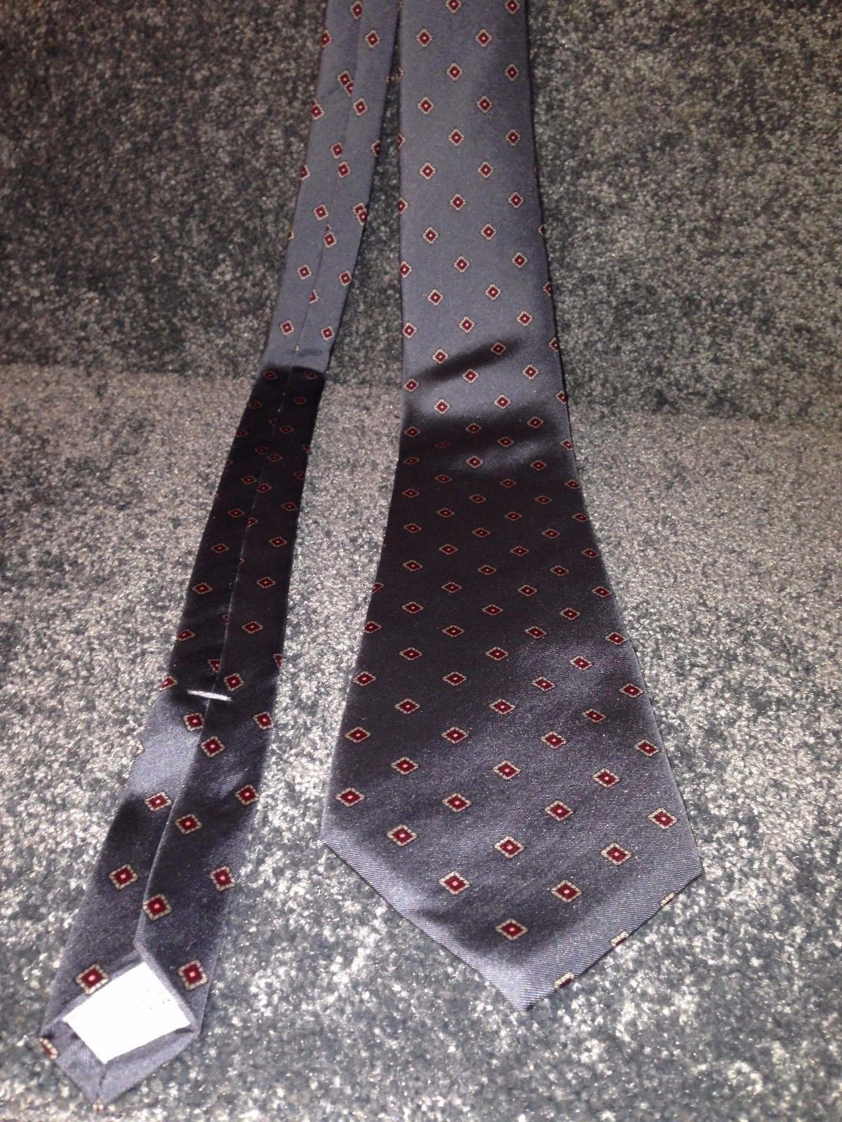 Don Loper Beverly Hills Tie 100 percent Italian silk 57 